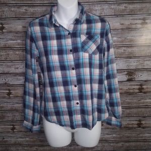 NWOT BLUE PLAID LONG SLEEVE BUTTON DOWN